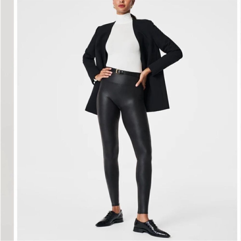 EXCELLENT CONDITION WOMEN’S MEDIUM SPANX BLACK FAUX LEATHER HI-WAISTED LEGGINGS
